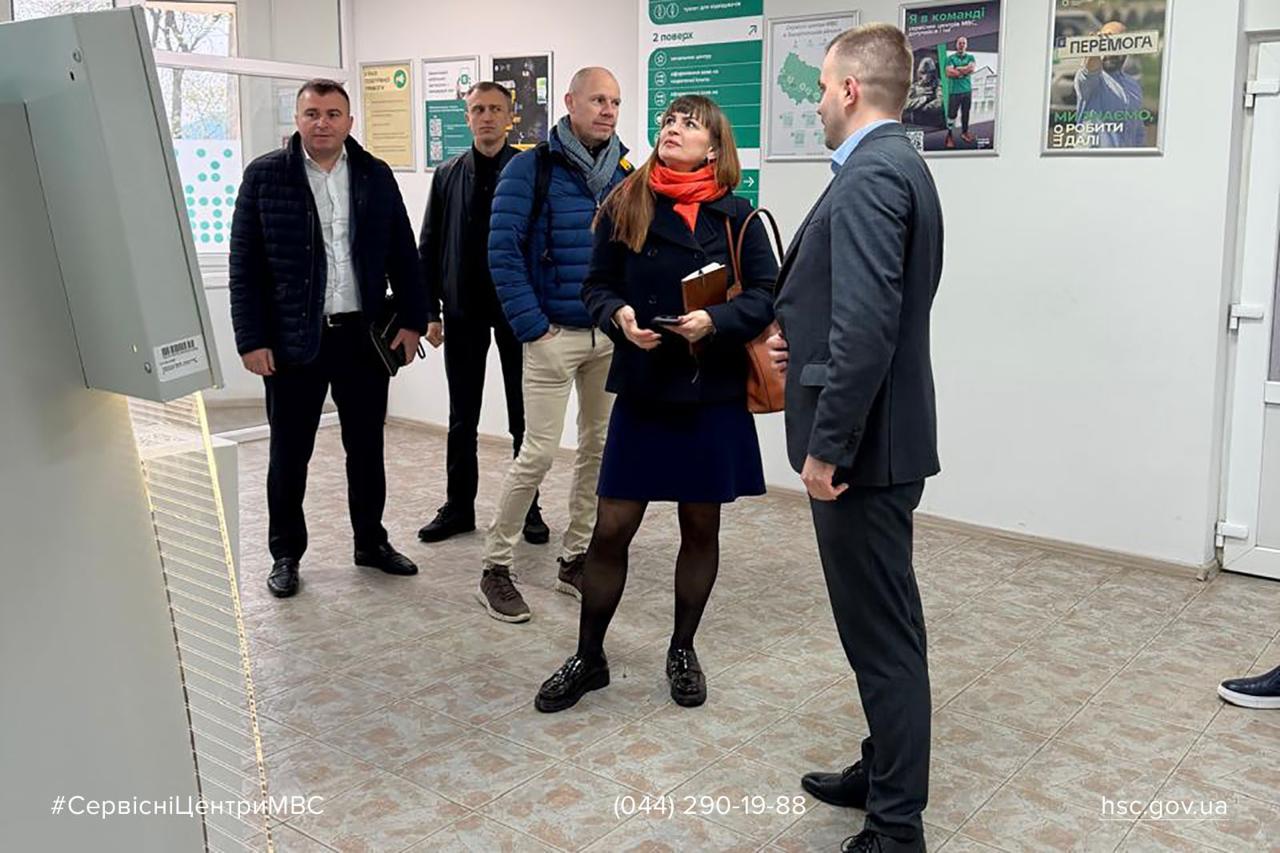 4c8641c3-6c43-4ec0-b189-59297893ed2c